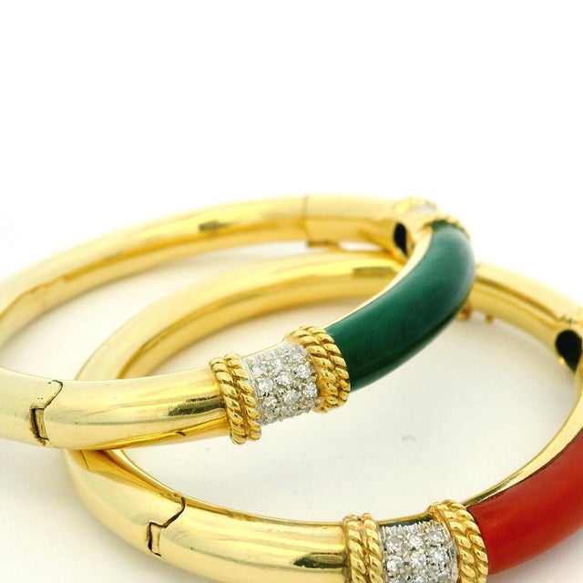 Estate Pair of 18K Yellow Gold Coral, Green Onyx & Diamond Bangle Bracelets For Sale - Image 18 of 18