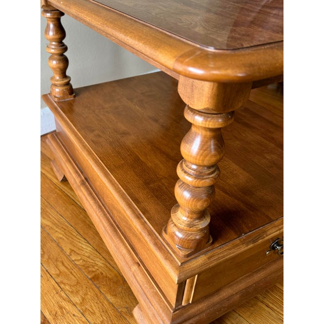 Wood 20th Century Traditional Ethan Allen Heirloom Nutmeg Maple Accent End Table For Sale - Image 7 of 11