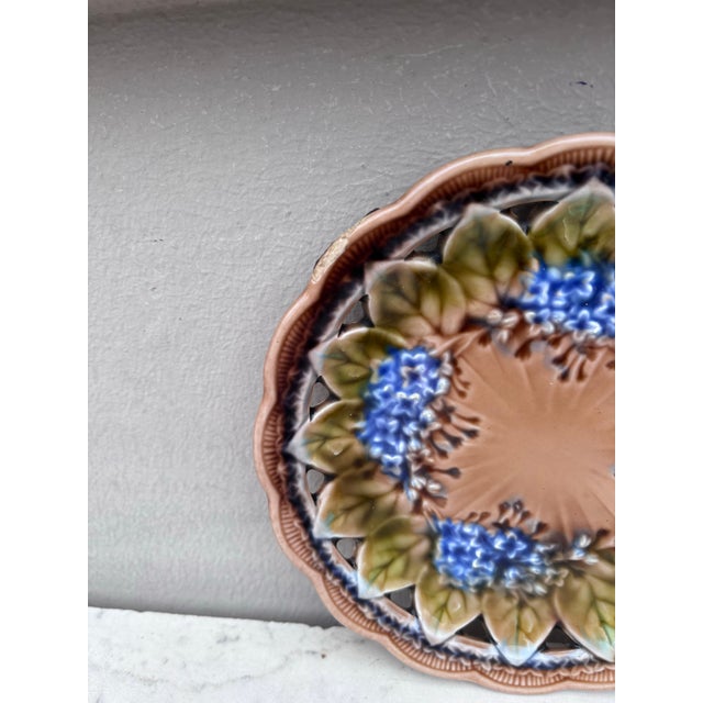 Rustic Majolica Reticulated Lilac Plate Villeroy & Boch, Circa 1890 For Sale - Image 3 of 4