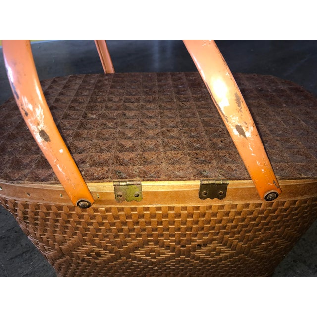 1950s Vintage Woven Diamond Pattern Mid-Century Picnic Basket For Sale - Image 5 of 8