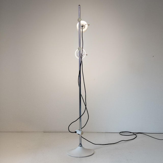 Mid-Century Modern White Metal Floor Lamp attributed to Elio Martinelli for Martinelli Luce, 1970s For Sale - Image 16 of 18