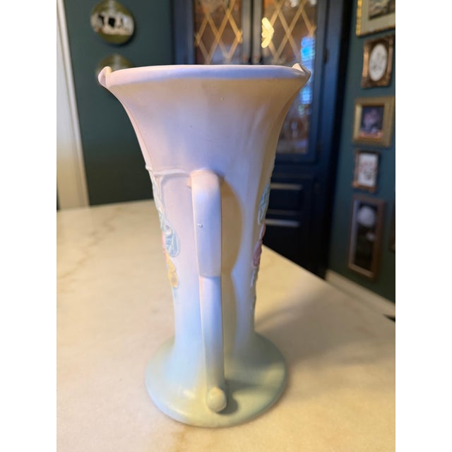 Art Deco Vintage Hull Art Pottery Art Deco Dogwood Vase #510-10 1/2 ca.1940s For Sale - Image 3 of 12
