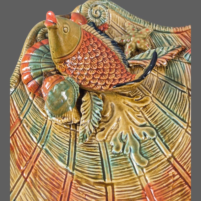 Late 20th Century Coastal Ceramic Majolica Seashell Shaped Fish Serving Platter For Sale - Image 6 of 9