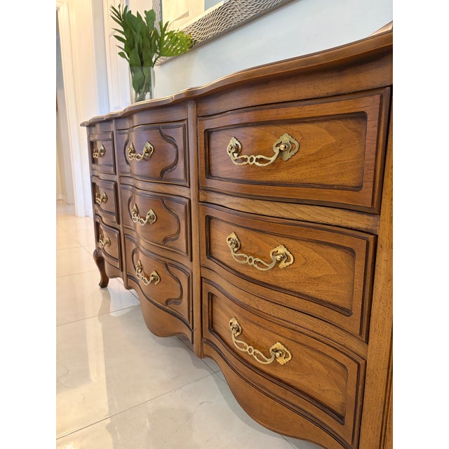 In an era of “disposable” furniture, this set stands as a testament to when things were built to last. Originally crafted...