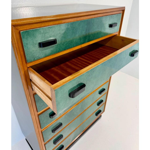 Italian Chest of Drawers in Emerald Green Parchment and Walnut with Black Details, 1950s For Sale - Image 13 of 15