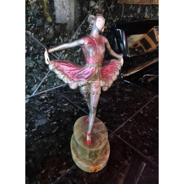 Art Deco Art Deco Cold-Painted Spelter Dancer Statue on Genuine Green Onyx Base, Circa 1920s (Jg) For Sale - Image 3 of 8