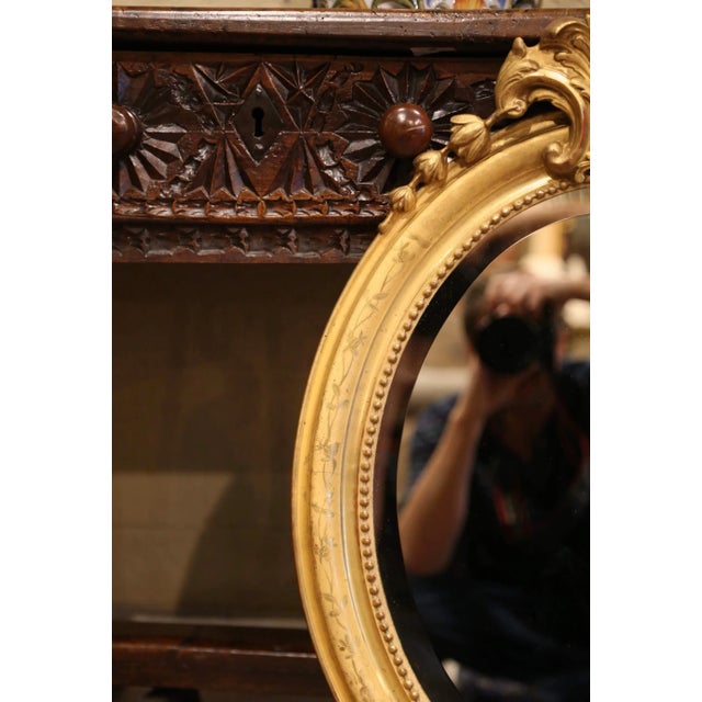 French 19th Century French Louis XV Oval Giltwood Mirror With Shell Decor For Sale - Image 3 of 9