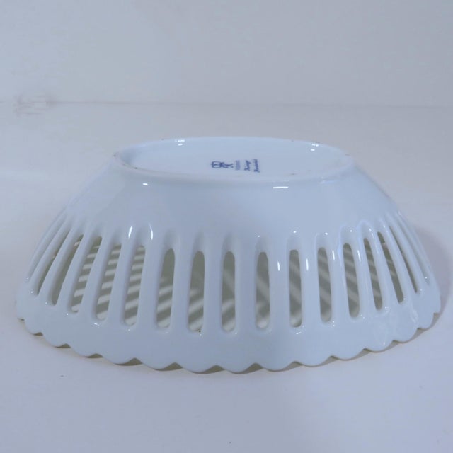 Mid 20th Century Vintage Porcelain Bowl With Ginkgo Leaves For Sale - Image 5 of 5