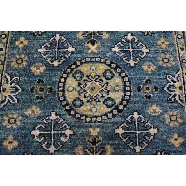 1990s Shabby Chic Ziegler Blue/Ivory Wool Runner Rug- 2'5'' X 9'5'' For Sale - Image 5 of 10