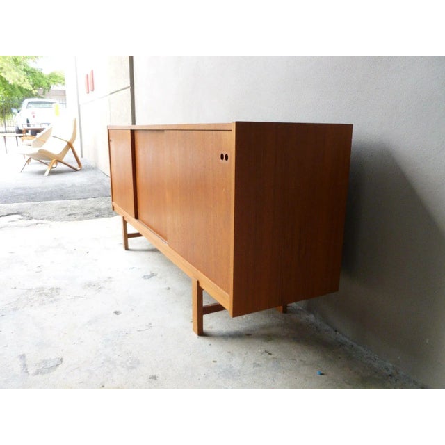 1950s Mid Century Modern Danish Koford Larsen Teak & Rosewood Credenza For Sale In Miami - Image 6 of 13