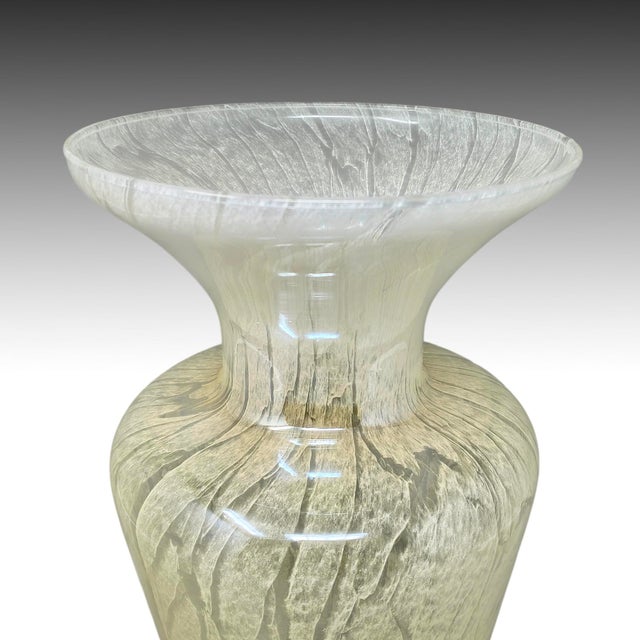 Mid-Century Modern Vintage Italian Handcrafted Vase in Murano Glass by Maestro Del Vetro, 1970s For Sale - Image 3 of 7
