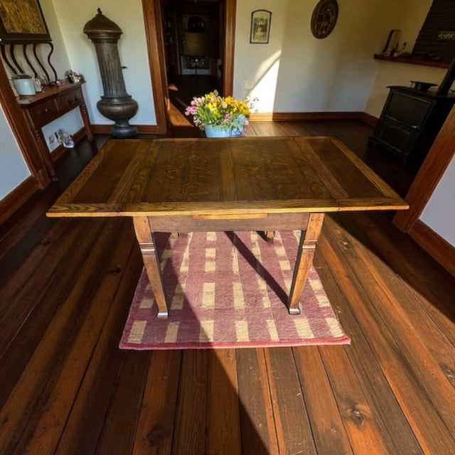 Great table with simplistic lines and great style. Table is very sturdy and tight. Ready to make great memories for...