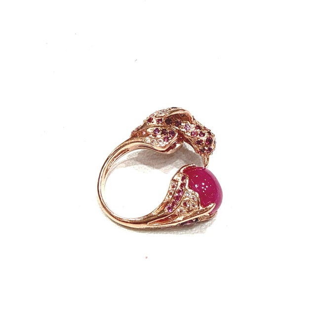 Bochic “Capri” Ruby & Multi Color Fancy Sapphire Ring Set 18K Gold & Silver For Sale In New York - Image 6 of 12