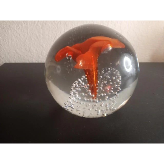 Murano Style Bullicante Floral Paperweight. In good conditions, No damage noted.