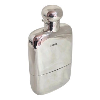Edwardian Sterling Silver Hip Flask from George Nathan & Ridley Hayes, Chester, 1901 For Sale