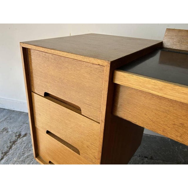 Wood Mid-Century Modern Flip Mirror Compact Dressing Table by John & Sylvia Reid for Stag, 1960s For Sale - Image 7 of 12