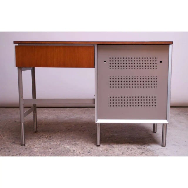 Raymond Loewy for Hill-Rom Single Pedestal Student Desk For Sale In New York - Image 6 of 13