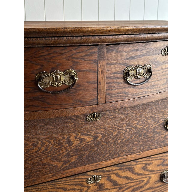 Antique Quarter-Sawn Oak Chest of Drawers With Serpentine Front For Sale - Image 14 of 18