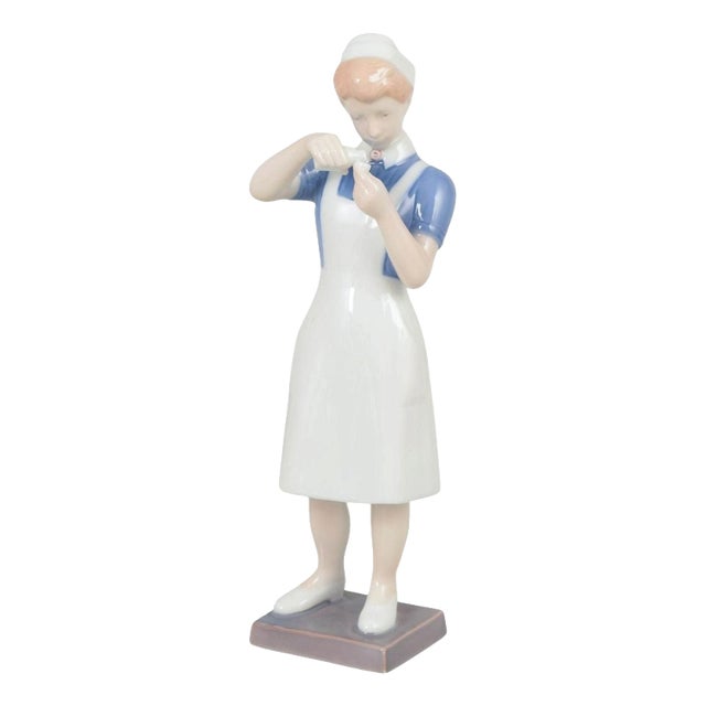 Porcelain Nurse Figurine from Bing & Grøndahl, 1970s For Sale