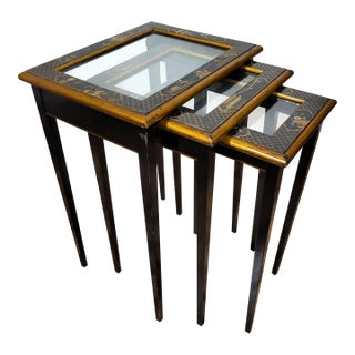 Set of Three English Regency Style Chinoiserie Painted Nesting Tables For Sale