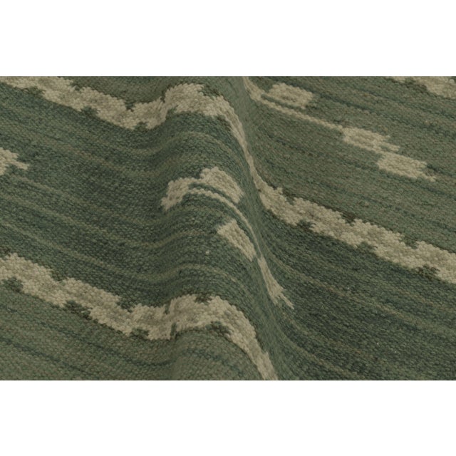 Textile Rug & Kilim’s Scandinavian-Inspired Rug, Swedish Minimalist Geometry in Green For Sale - Image 7 of 8
