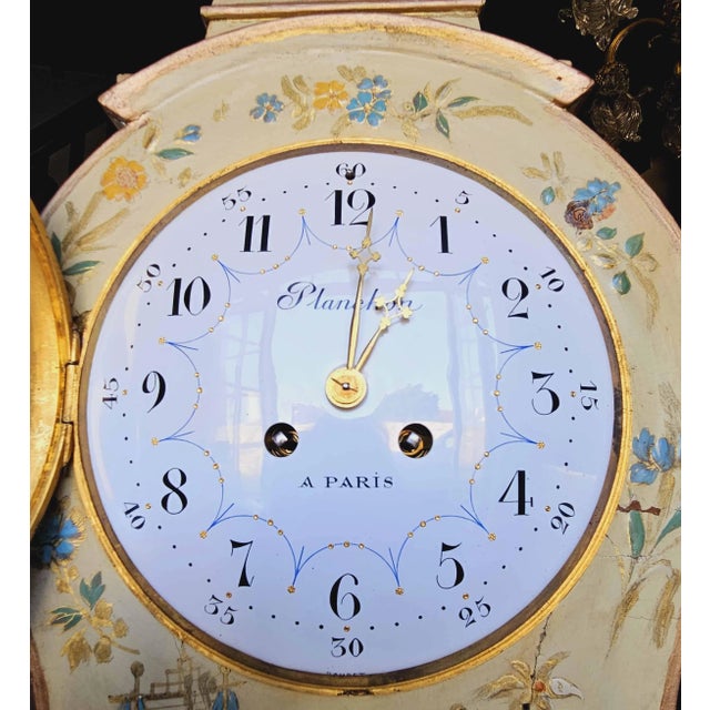 Louis XV Violin-Shaped Cartel in Lacquered Wood and Patinated Bronze Chinese Decoration on an Ivory-Colored Background, 1900s For Sale - Image 6 of 12