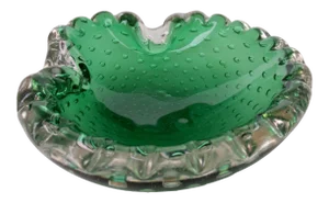 C.1960s Italian Hand-Blown Alfredo Barbini Emerald Green Murano Catchall Bowl With Bubble Inclusions