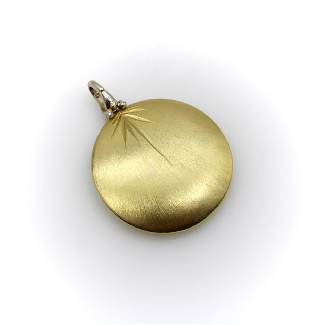 Metal 1990s 18k Gold Diamond Disc Pendant For Sale - Image 7 of 10