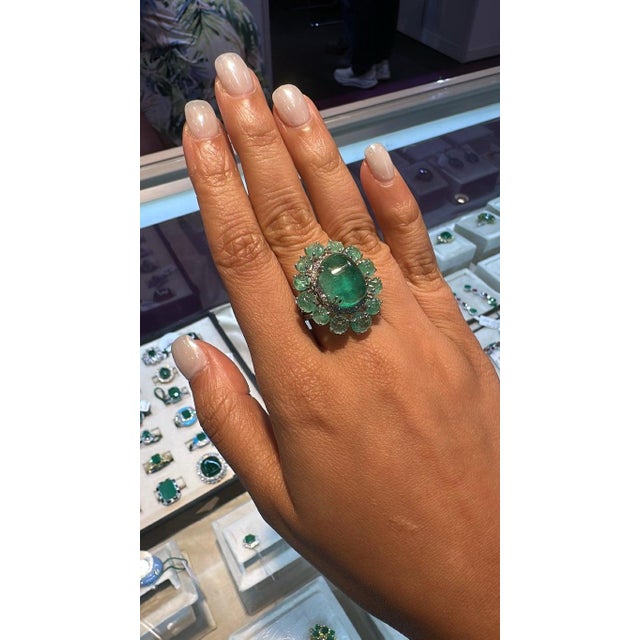 Set in 18k Gold, 15.94 Carats, Colombian Emerald Cabochon & Diamonds Dome Ring, Us Size 6 For Sale - Image 10 of 10