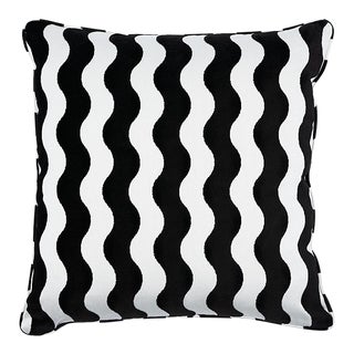 Schumacher The Wave 20" Pillow in Black For Sale