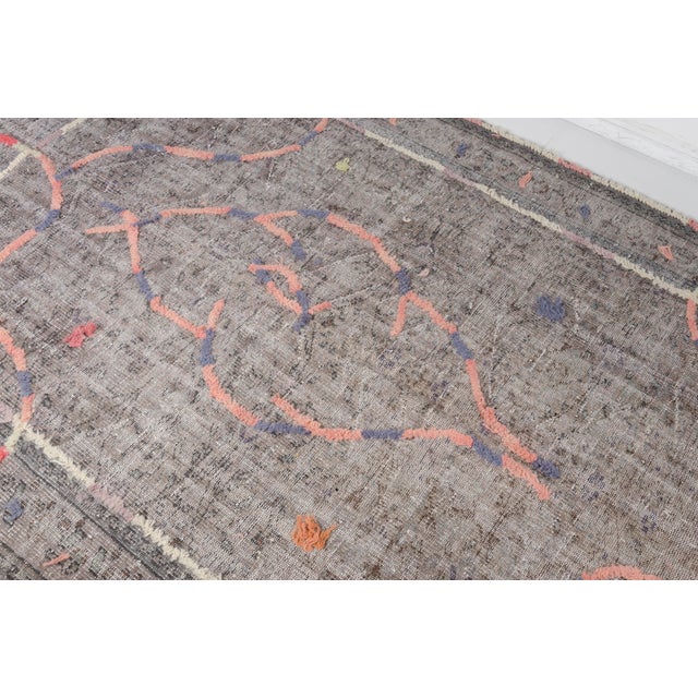 Gray Mid 20th Century Eclectic Medallion Turkish Rug For Sale - Image 8 of 10