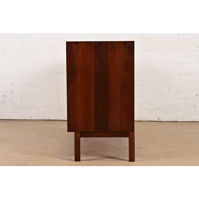1960s Paul McCobb Mid-Century Modern Walnut Sideboard Credenza, Newly Refinished For Sale - Image 13 of 15