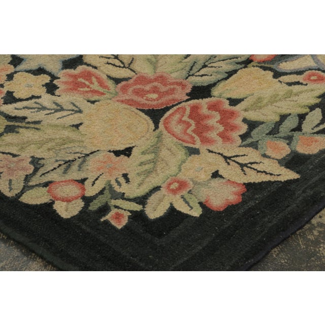 Antique Hooked Rug With Oval Floral Medallion & Botanical Border - Rug & Kilim For Sale In New York - Image 6 of 9