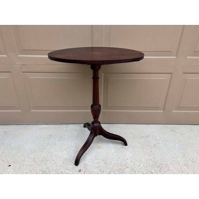 1938 American Museum Collection Federal Mahogany Tilt-Top Table With Eagle Inlay For Sale - Image 14 of 17