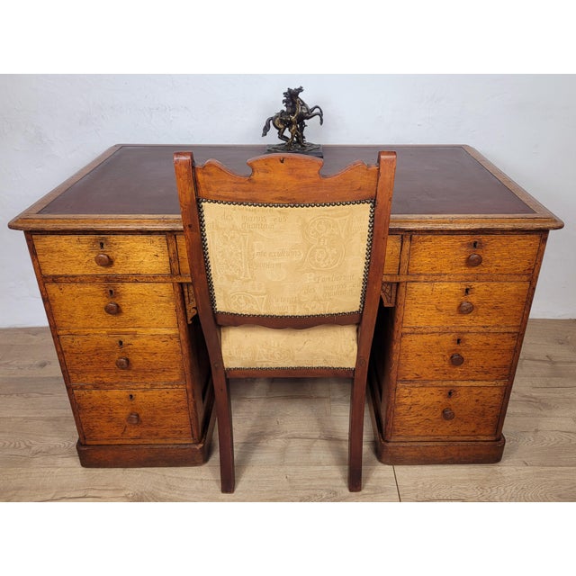 Victorian Writing Desk in Oak and Leather, 1890 For Sale - Image 3 of 18