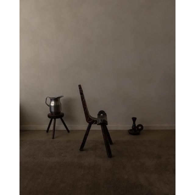1960s Spanish Brutalist Tripod Chair in Carved Wood, 1960s For Sale - Image 5 of 11