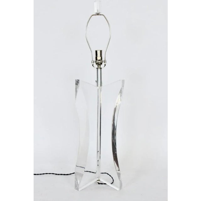 1970s Tall Herbert Ritts Astrolite Clear Lucite "Tri Fin" Table Lamp For Sale - Image 13 of 13