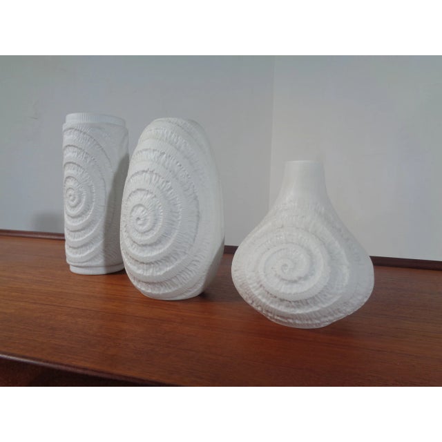 1960s Mid-Century Op Art Vases from Royal KPM, 1960s, Set of 3 For Sale - Image 5 of 18