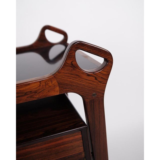 Wood Bar Cabinet on Wheels with Foldable Top in Rosewood from Dyrlund, 1960s For Sale - Image 7 of 9