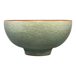 China Vintage‑Style Light Green Crackle‑Glaze Celadon Bowl With Brown Rim For Sale