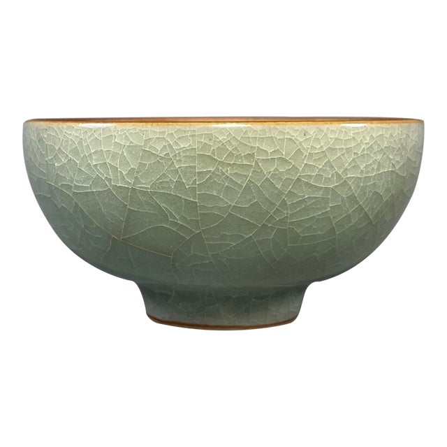 China Vintage‑Style Light Green Crackle‑Glaze Celadon Bowl With Brown Rim For Sale