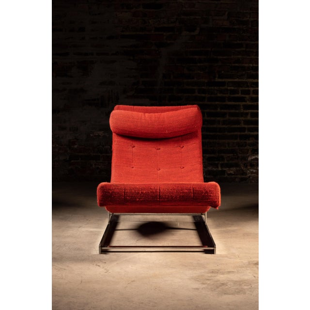 The Merrow Association 1960s Modernist "Bradfield" Upholstered Chaise Lounge in Red by Merrow For Sale - Image 4 of 7
