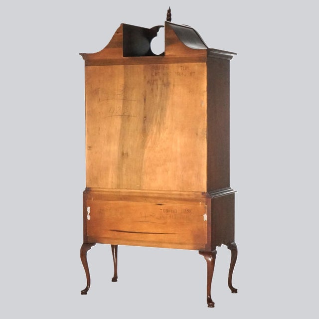 Brown American Heritage Queen Anne Style Mahogany Chest On Chest by Hickory 20th Century For Sale - Image 8 of 12