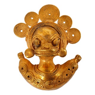 Colombian Taïrona Tumbago Statuette of Spiral Woman For Sale