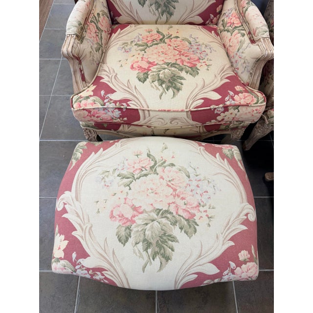 Antique White Pair of French Louis XV Style Floral Bergeres Chairs With Matching Ottomans For Sale - Image 8 of 9