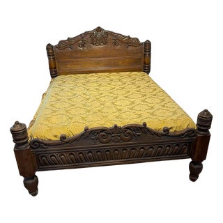 Wooden Bed with Scorpioni Family Coat of Arms, 17th Century For Sale