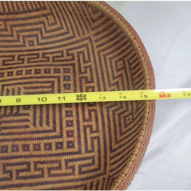 Vintage Ye'kuana Indigenous Venezuelan Amazon Wa'pa Basket Tray, Hand-Woven Geometric Pattern, Natural Plant Fiber For Sale - Image 4 of 5
