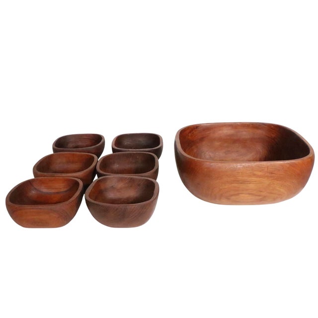 Seven Piece Mid Century Teak Salads Set Made in Thailand by Good Wood C. 1950/70s For Sale In New York - Image 6 of 14