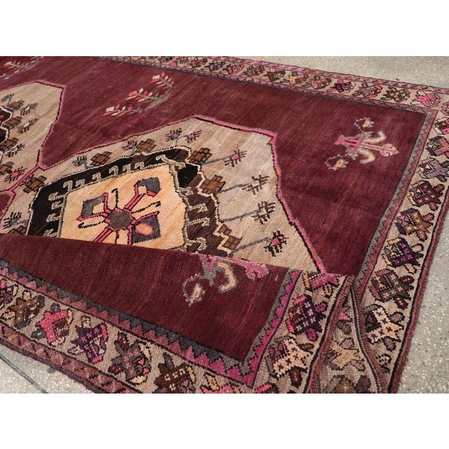 Textile Galerie Shabab Collection Mid-20th Century Turkish Anatolian Gallery Carpet For Sale - Image 7 of 8