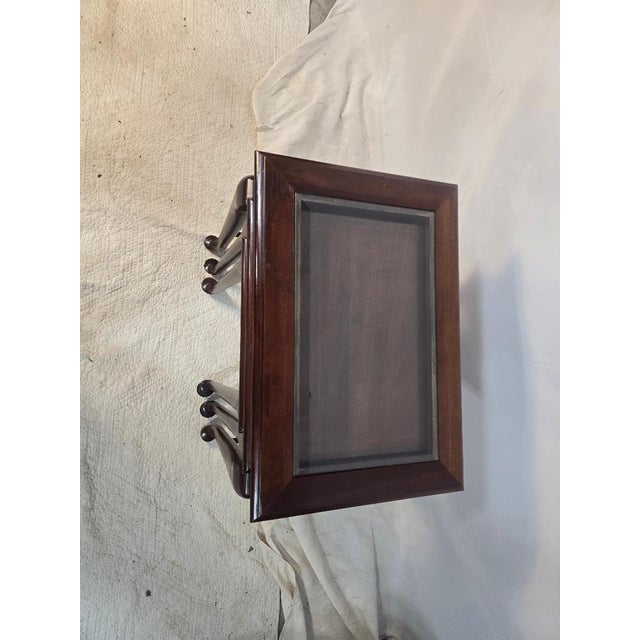 Late 20th Century Vintage Mahogany 3-Piece Nesting Tables With Glass Top – Queen Anne Style For Sale - Image 5 of 5